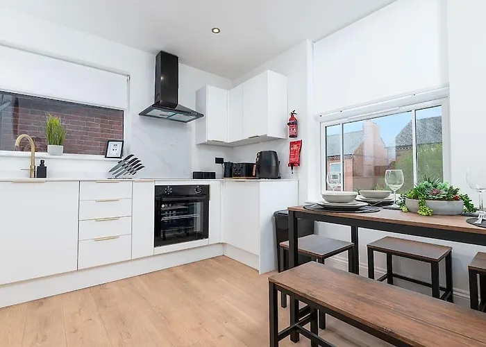Modern 2 Bed Apartment In Nottingham City Centre - Free Parking - 6 Guests